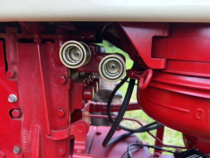 farmall-560-diesel-image-32