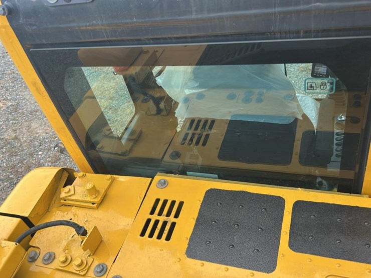 2021-komatsu-pc228-image-34