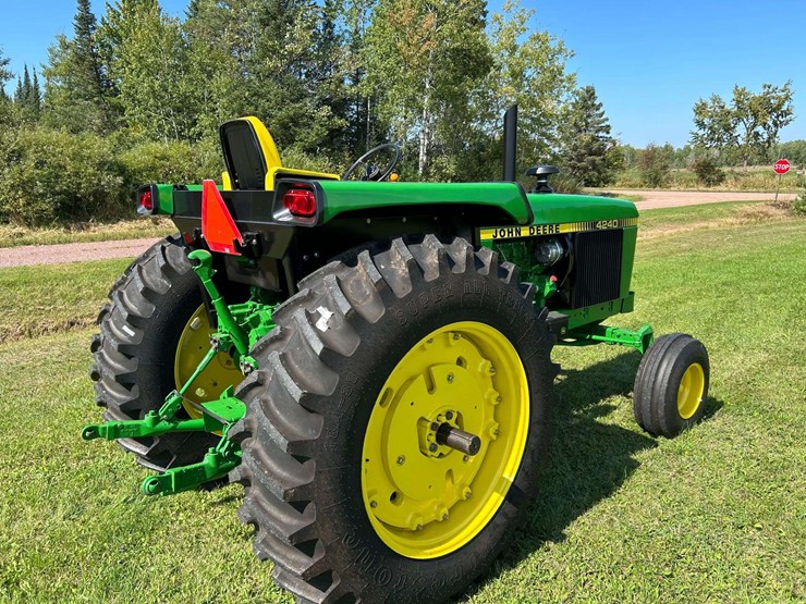 john-deere-4240-image-22
