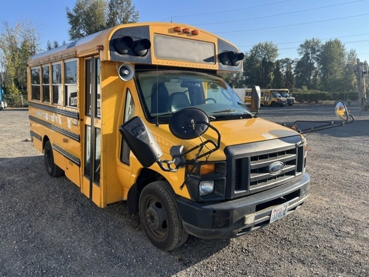 2008-ford-e350-image-2