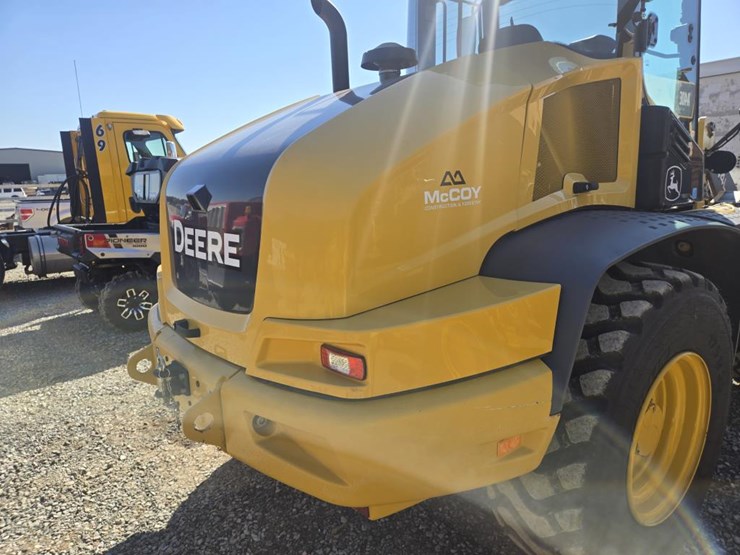 2019-deere-344l-image-41