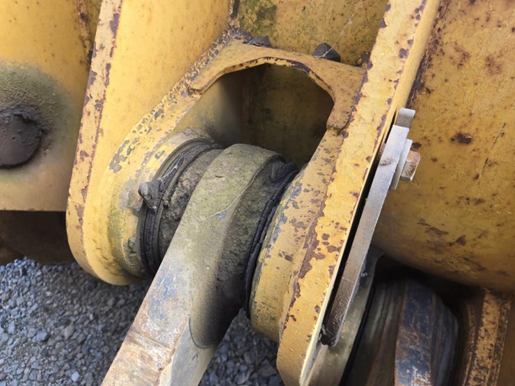 2007-deere-844j-image-13