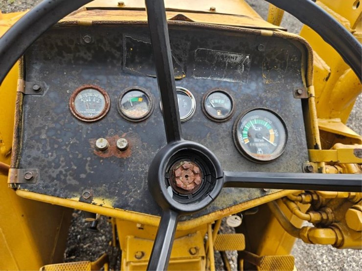 #2008-•-massey-ferguson-loader-tractor-image-32