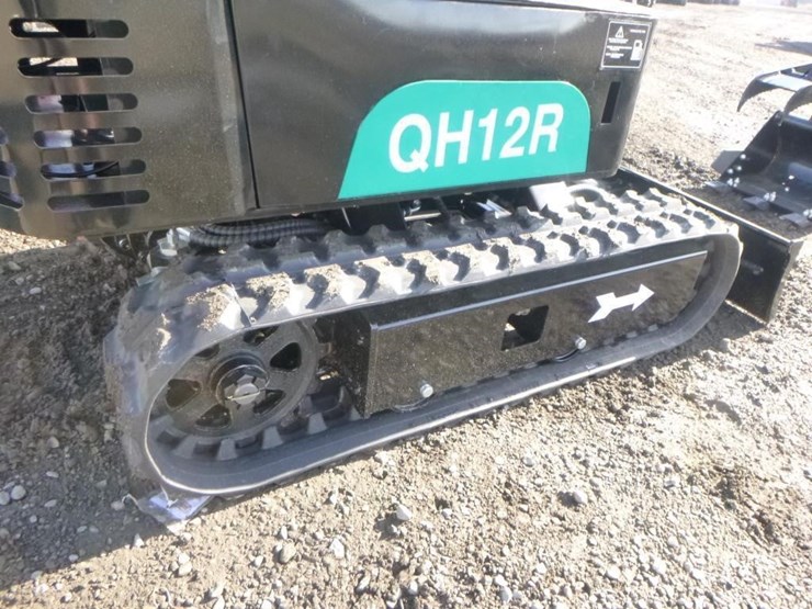 2025-agt-qh12r-hydraulic-excavator-image-26