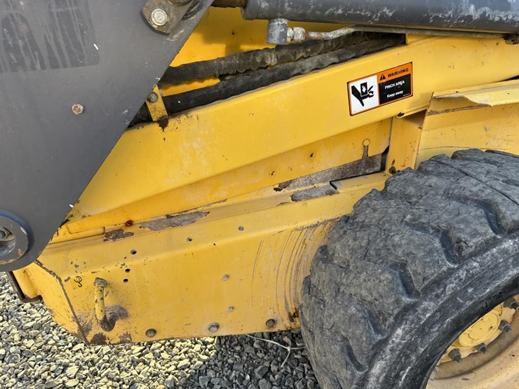 2001-new-holland-ls180-image-30
