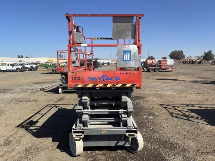 skyjack-sj4632-scissor-lift-image-5