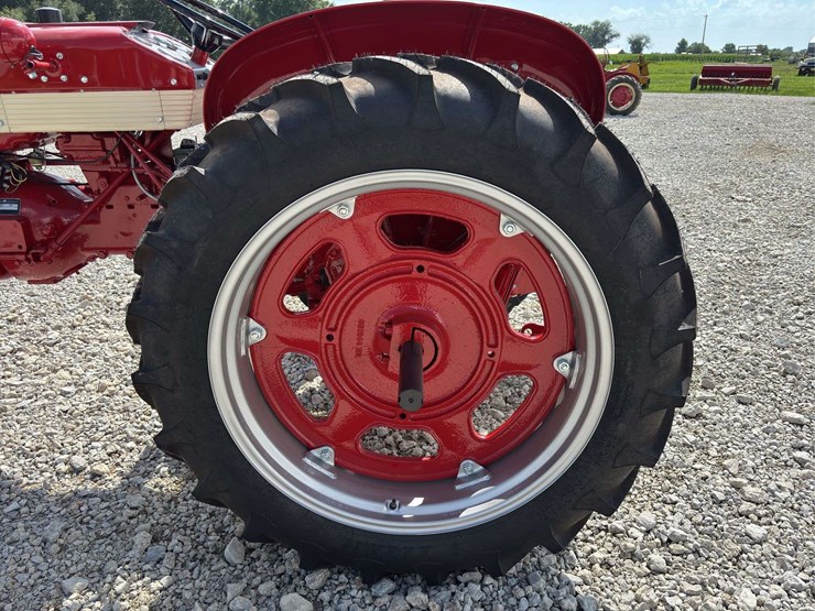 farmall-240-image-38