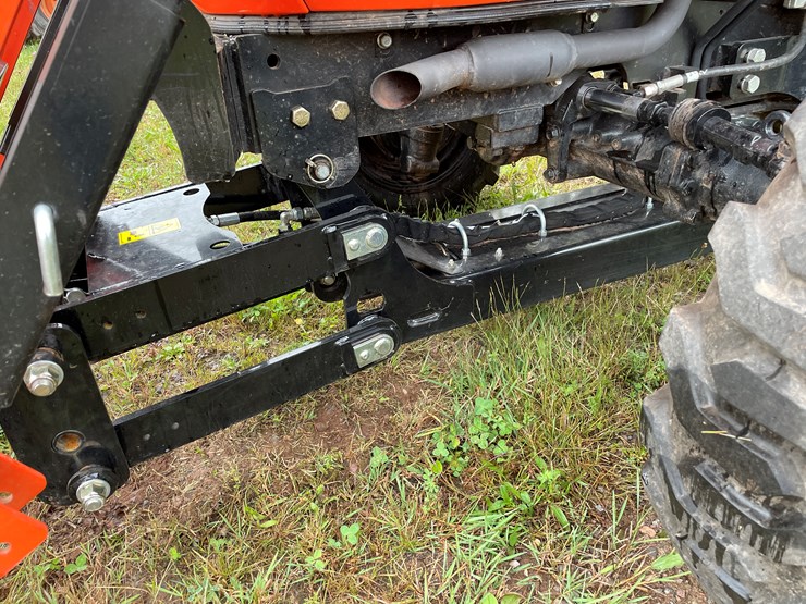 #8065-•-2024-bad-boy-4035ch-4wd-tractor-with-front-mount-berco-66"-snowblower-image-19