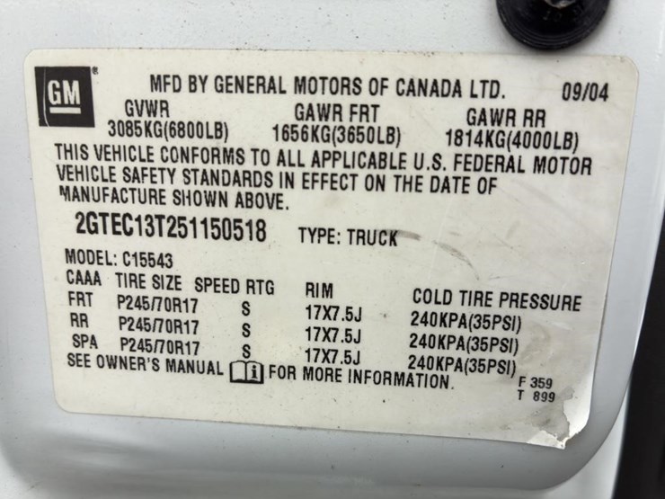 2005-gmc-sierra-crew-cab-pickup-image-16