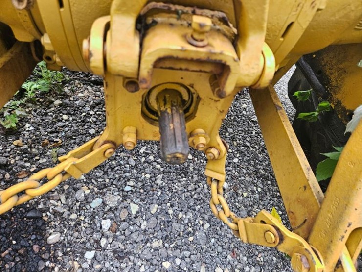 #2008-•-massey-ferguson-loader-tractor-image-19