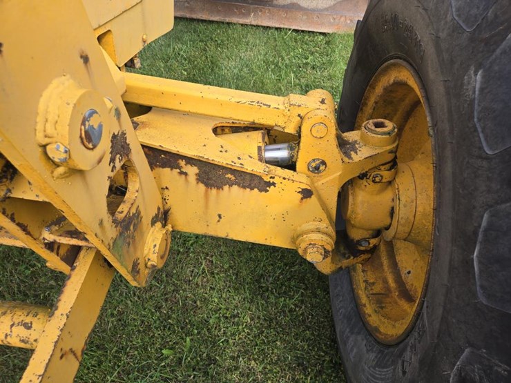 #1232-•-john-deere-jd770-grader-image-23