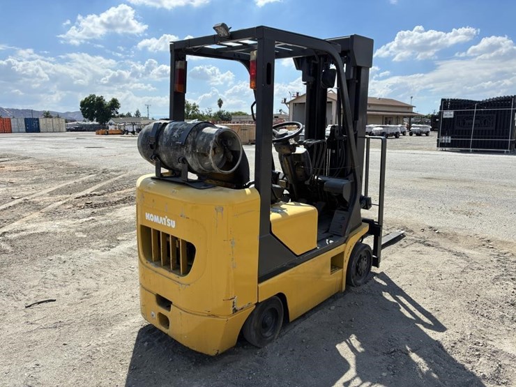 2004-komatsu-c30axps-forklift-image-3