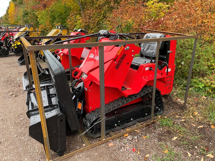 #8168-•-agt-crawler-loader-image-1