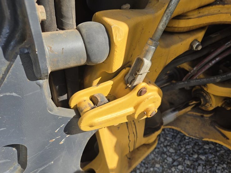 2015-deere-310sl-hl-image-43