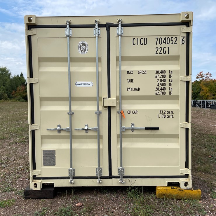 #8110 • 20' Standard Height Shipping Container