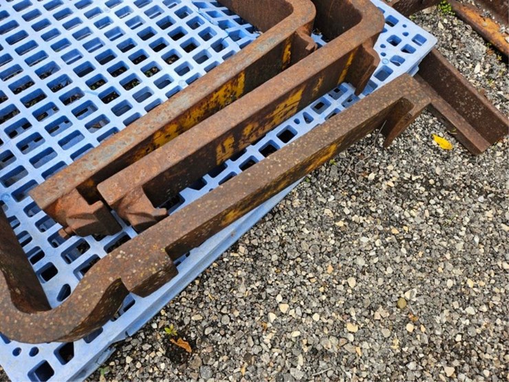 #2066-•-pallet-forks-image-10