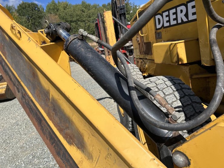 2001-deere-772ch-image-64
