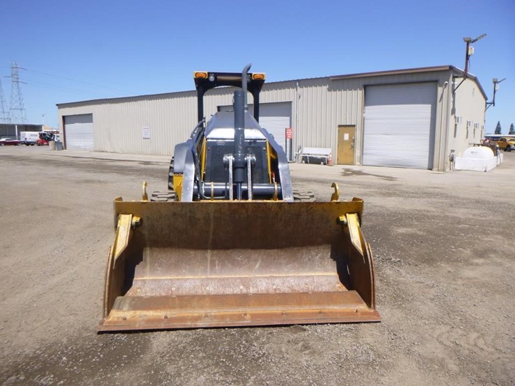 2021-deere-210l-image-6
