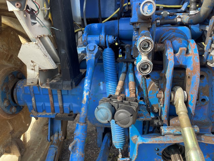 ford-7710-image-28