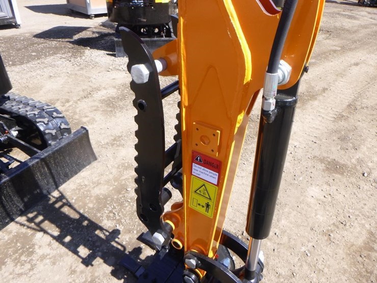 2025-vicsec-vc13-hydraulic-excavator-image-12