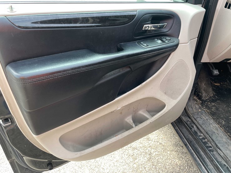 2012-dodge-caravan-image-54