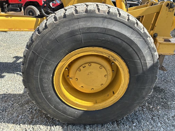 2001-deere-772ch-image-128