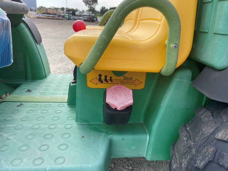 john-deere-gator-hpx-image-12