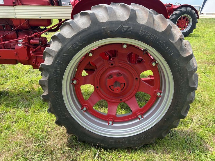 farmall-560-image-65