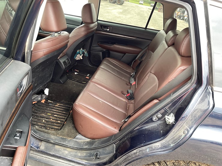 #1037-•-2014-subaru-outback-(wi-title-in-delay)-image-27