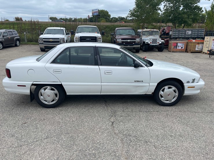 #1972-•-1996-oldsmobile-achieva-sl-sedan-(has-wi-title)-image-4