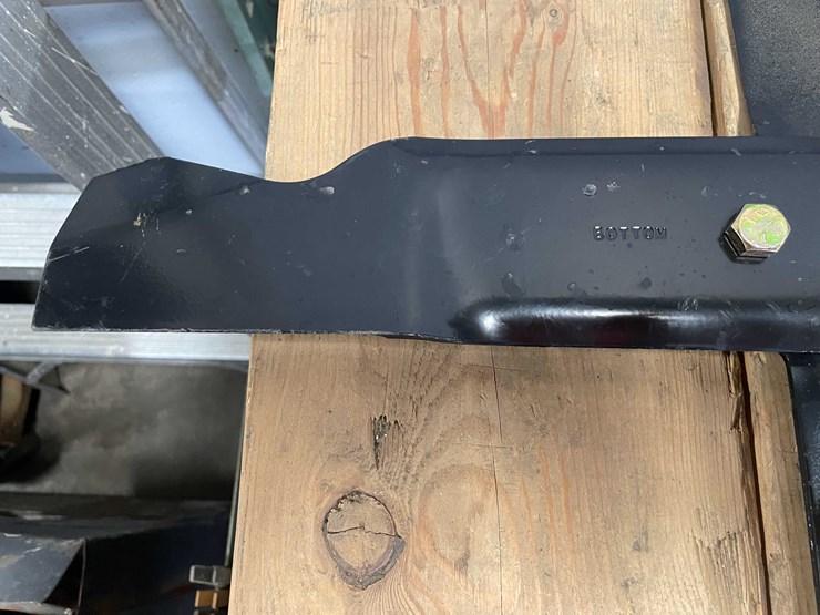 #5512-•-(2)-mtd-42"-cut-blades-(cw)-image-8