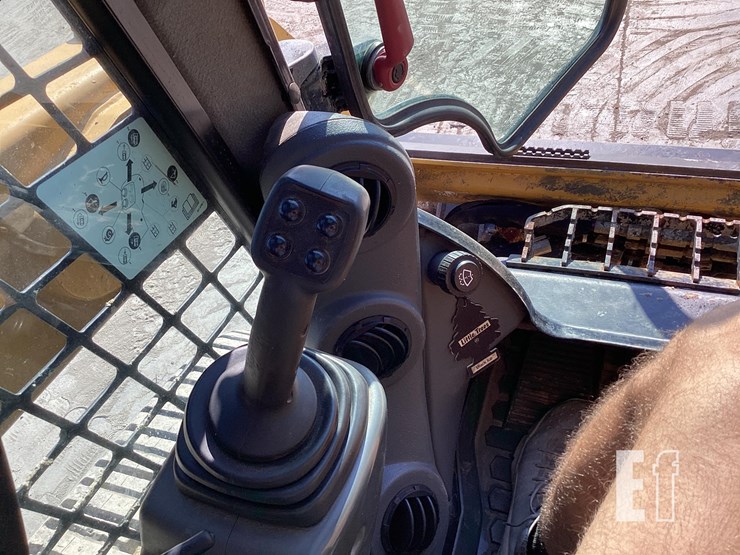 2019-caterpillar-239d-image-15