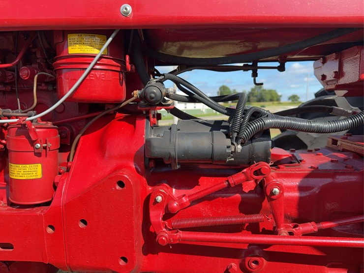 farmall-350-diesel-high-crop-image-57