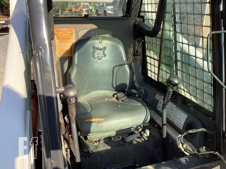 2008-bobcat-t300-image-14