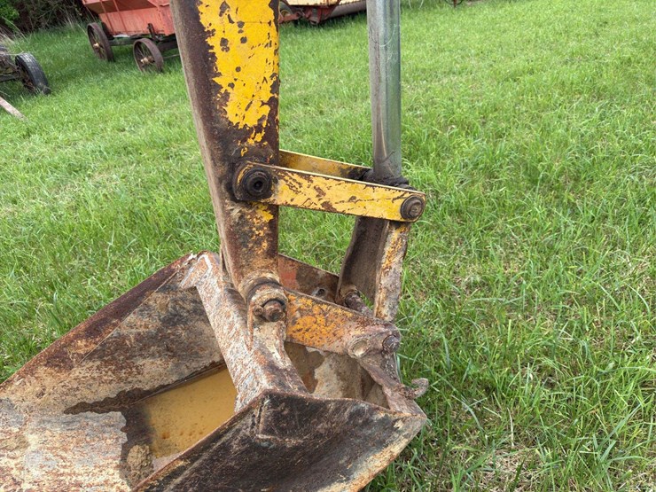 ford-backhoe-image-7