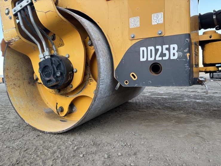 2018-volvo-dd25b-image-9