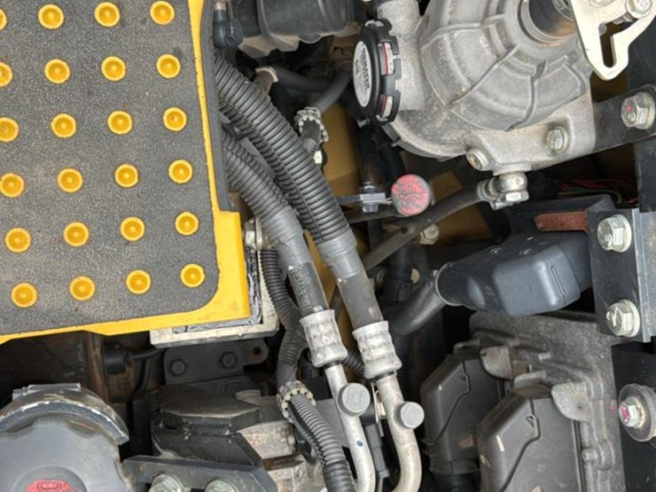 2022-komatsu-pc138-image-41
