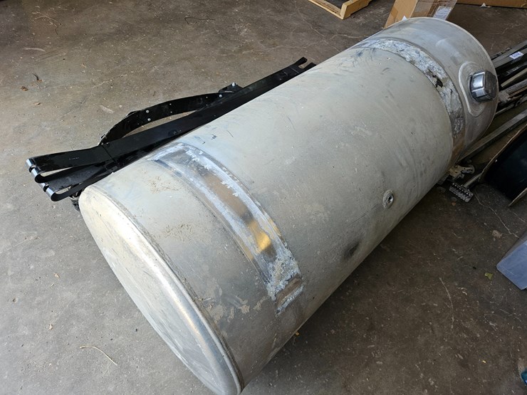 #21176-•-120-gallon-tank-w/-bands-image-4