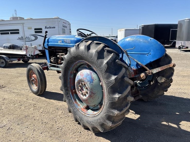 ford-tractor-image-4