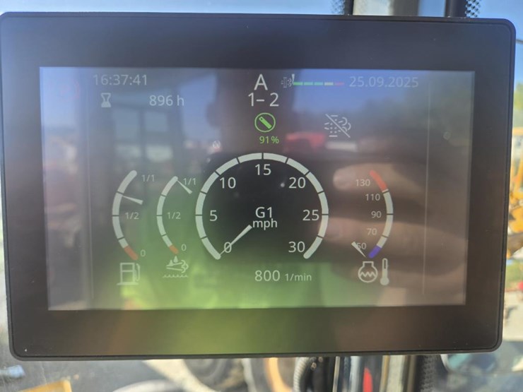 2019-deere-344l-image-55