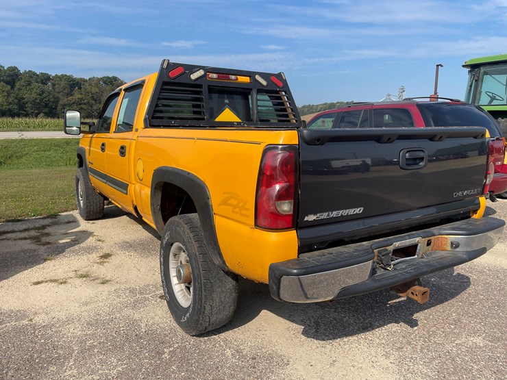 #1007-•-2004-chevy-2500-hd-(has-wi-title)-image-5