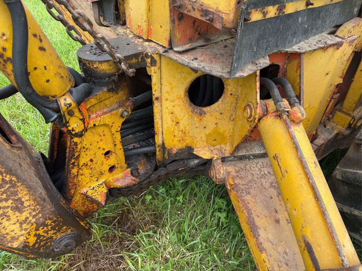 ford-backhoe-image-30