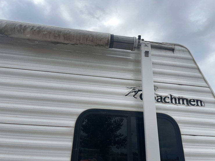 #1976-•-2012-coachman-camper-(no-title)-image-24