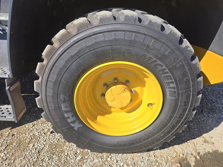 2019-deere-344l-image-63