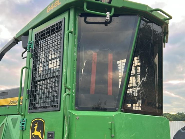 2018-deere-648l-image-22