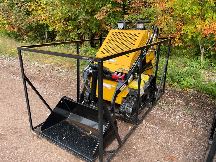 #8175-•-agt-compact-track-loader-image-1