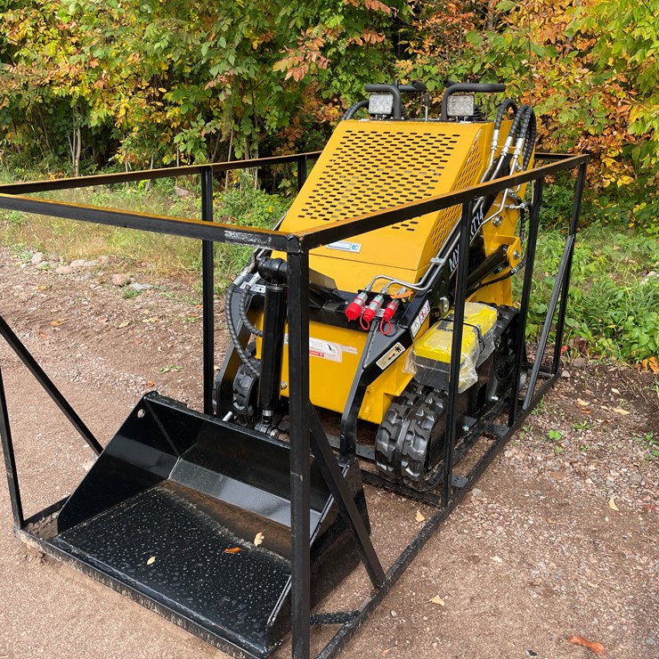 #8175 • AGT Compact Track Loader