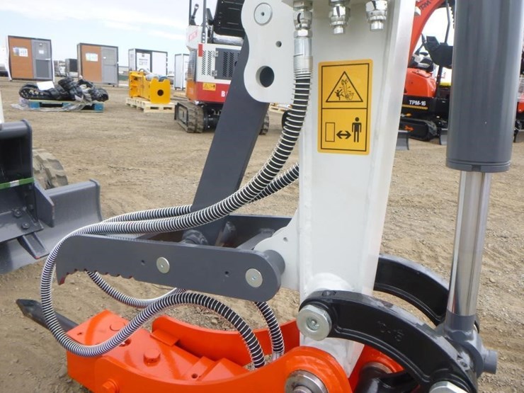 bttl-et15h-6-hydraulic-excavator-image-12