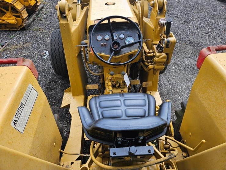 #2008-•-massey-ferguson-loader-tractor-image-21