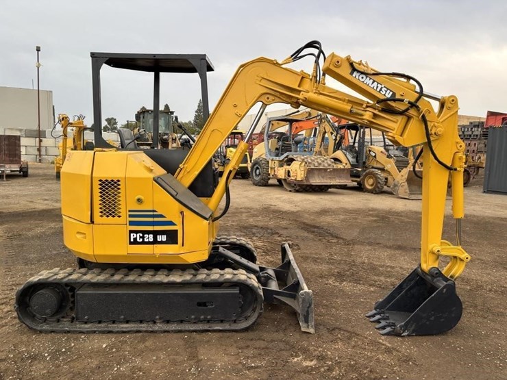 komatsu-pc28uu-image-7